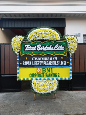 Papan Bunga Duka di Tanah Putih Tanjung Melawan